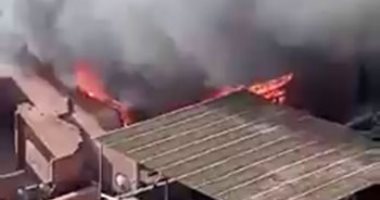 حريق هائل يلتهم عفش عروسة قبل زفافها بيوم ويحوله إلى رماد.. فيديو وصور