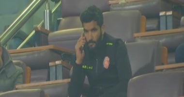 صالح جمعة يظهر فى مدرجات سيراميكا أمام الإنتاج رغم اشتباه إصابته بكورونا.. فيديو