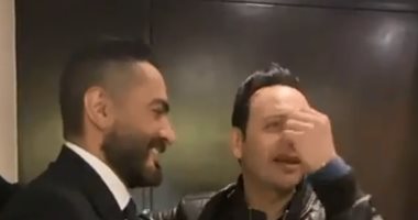 تامر حسنى فى وصلة هزار مع مصطفى قمر: "القمر اللى دوخنى وراه بحفلات زمان".. فيديو