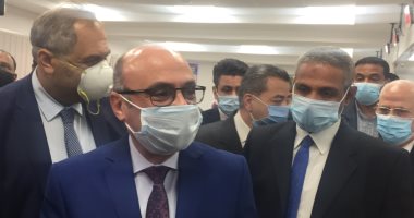 وزير العدل ومحافظ بورسعيد يتفقدان مركز التوثيق المتطور.. صور