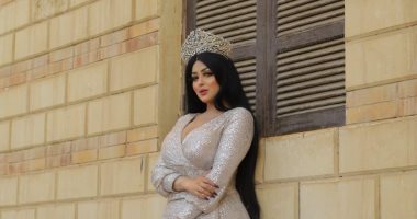 سلمى الشيمى فى جلسة تصوير جديدة بعد استفزاز سيشن الأهرامات: "لامونى اللى غاروا منى"