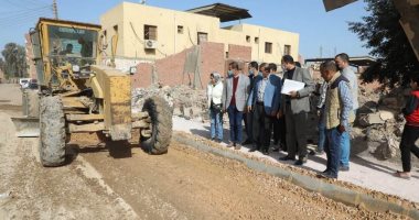 سكرتير عام المنوفية يتفقد تطوير عدد من الطرق والشوارع بشبين الكوم.. صور
