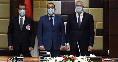 مباحثات ثنائية بالقاهرة بين مصر والعراق لتعزيز التعاون الاقتصادى.. مصطفى مدبولى: الرئيس السيسي يوجه بدفع العمل المشترك وتفعيل كافة أوجه التعاون بين البلدين.. وتوقيع بروتوكول تعاون فى مجال البحث الزراعى 