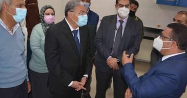 محافظ المنيا يوجه بإنهاء جميع قوائم الانتظار والالتزام بإجراءات مواجهة كورونا 