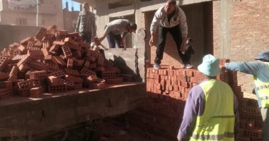 وقف تنفيذ  5 حالات بناء دون ترخيص بالإسماعيلية.. صور