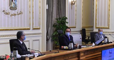رئيس الوزراء يتابع مشروع إنشاء مجمع صناعى مُتكامل لإنتاج الألواح الشمسية