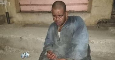 مناشدات لإنقاذ مشرد حالته الصحية متدهورة بقنا.. والتضامن: تم نقله والتعامل معه