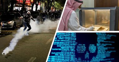 العالم هذا المساء.. منظمة حقوقية: احتجاز 135 من المحتجين المناوئين لرئيس روسيا البيضاء.. هاكرز يخترقون وزارة الخزانة الأمريكية ويسرقون معلومات مهمة.. تعقيم مكتبة الحرم المكى كل 8 ساعات للوقاية من كورونا.. صور