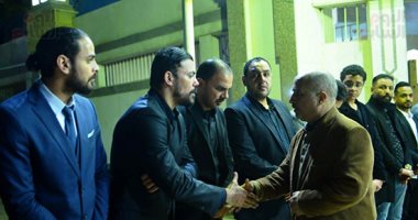الصقر وعبد الهادى وأبو الليف أبرز الحاضرين فى عزاء والد عمرو زكى..صور