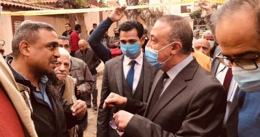 انهيار جزئى بعقار فى الإسكندرية.. وإخلاء العقارين المجاورين من السكان.. صور