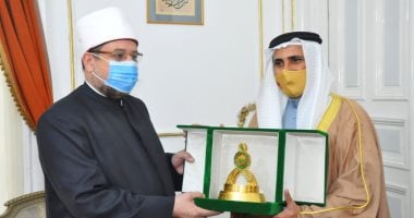 رئيس البرلمان العربى يكرم وزير الأوقاف لجهوده فى مواجهة الفكر المتطرف.. صور