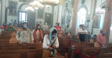 الكنائس الأرثوذكسية تعلن إتمام الطقوس دون تغيير فى إجراءاتها مع تقليل أعداد المصلين بسبب كوورنا.. استمرار طقس التناول.. والزواج بحضور عدد قليل من أسرتى العروسين.. والاعتراف قد يكون تليفونيا فى حال الضرورة