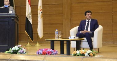 وزير الشباب والرياضة يلتقى مديرى المديريات بالمحافظات