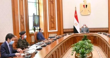 الرئيس يتابع عددا من المشروعات القومية على مستوى الجمهورية.. السيسى يوجه بالبدء الفورى فى بناء 3300 وحدة سكنية جديدة فى إطار "سكن لكل المصريين".. ويطلع على مخطط إنشاء المحطة الدولية للحافلات بمساحة 300 فدان