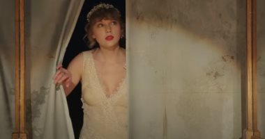 تايلور سويف تتصدر قائمة Billboard 200 بألبومها الغنائى Evermore