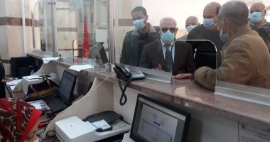 محافظ بورسعيد يتابع سير العمل بالمركز التكنولوجى المطور لمدينة بورفؤاد