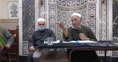 وكيل أوقاف المنيا يشدد على عمال المساجد باتباع الإجراءات الاحترازية.. صور