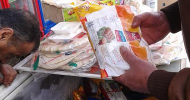 ضبط مواد غذائية منتهية الصلاحية فى حملة تموينية بالغربية.. صور