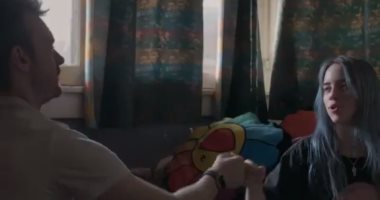 بيلي إيليش تزيل الستار عن إعلان فيلمها الوثائقي The World’s A Little Blurry