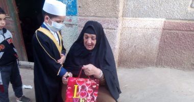قصة "الطفل عمر" أصغر عضو نقابة قراء القرآن الكريم بالشرقية.. صور