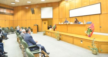 ندوة لطلاب برنامج المنح الجامعية من الوكالة الأمريكية للتنمية بجامعة أسيوط