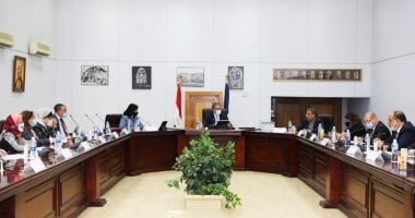 السياحة والآثار تناقش مستجدات التحول الرقمى بالوزارة