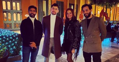 بشرى فى صورة مع 3 نجوم شباب: "المواهب المصرية الرائعة مستقبل السينما"