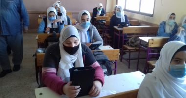 امتحان الصف الثاني الثانوي . . بدء امتحان العربى للطلاب فى 15 محافظة