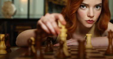 مسلسل The Queen's Gambit يحصل على تقييمات مرتفعة بعد طرحه على نيتفلكس