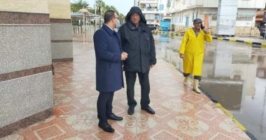 نائب محافظ دمياط يتابع كسح مياه الأمطار ومواجهة سوء الأحوال الجوية