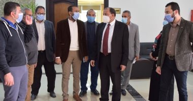 رئيس جامعة بنى سويف يتفقد عدد من المنشآت بشرق النيل