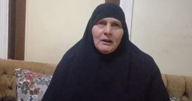 والدة محمد عبد الوهاب عن زيارة فريق من النادي الأهلي لها: "حسيت محمد داخل عليا" .. فيديو