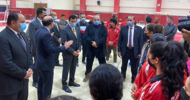 وزير الرياضة ورئيس الأولمبية يتابعان مران منتخب الجمباز بالمركز الأولمبى
