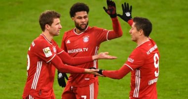 ثنائية ليفاندوفسكي تقود بايرن ميونخ لتخطى فولفسبورج بالدوري الألماني.. فيديو
