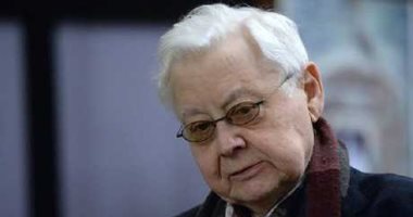 تعرف على أوليج تاباكوف وشاهد تمثاله أمام مسرح تاباكيركا بموسكو