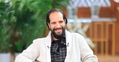 "كنت بشرب سجاير بقدونس".. اعرف أشهر إفيهات أحمد أمين مع منى الشاذلي