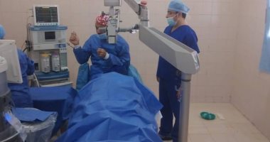 صور.. قافلة طبية بغارب لاجراء عمليات مياه بيضاء للمواطنين مجانا.. صور 