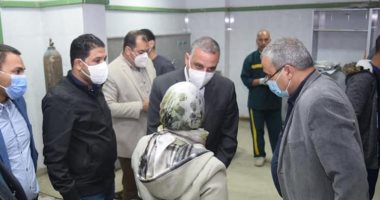 محافظ سوهاج يتفقد مصابى الطريق الزراعى بسوهاج بالمستشفى الجامعى