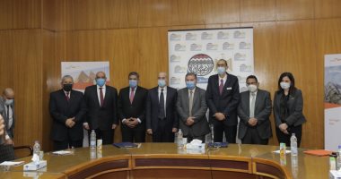 وزير الأعمال العام يشهد توقيع عقد تشغيل مشروع "جسور" لتوفير خدمات التجارة الخارجية