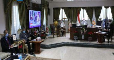 محافظ جنوب سيناء يجتمع بالمجموعة الإقتصادية لمتابعة الموقف المالى للمشروعات