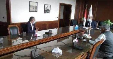 وزير الرى يشدد على الالتزام بالبرنامج التنفيذى لمشروع تأهيل الترع