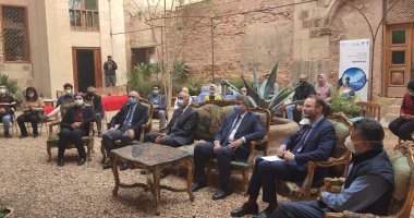 مركز تحديث الصناعة يضىء معرض الحرف اليدوية فى "بيت يكن" بالطاقة الشمسية 