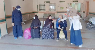 تعافى وخروج 4 حالات كورونا من مستشفى قفط بقنا