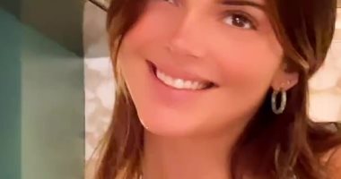 كيندال جينر تكشف عن موهبتها فى الطبخ تحت أنظار هايلى بيبر.. فيديو وصور