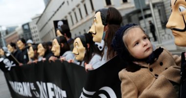 بين الحق فى الحياة والحرية.. وقفة بمحيط البرلمان الإسبانى للمطالبة بتقنين القتل الرحيم.. ألبوم صور