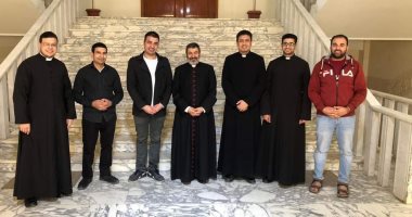 مطران الكاثوليك الجديد فى سوهاج يزور الكلية الاكليريكية