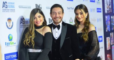 أحمد زاهر: "من حق أى حد يتصور مع بنتى لكن مايحطش أيده على ضهرها"