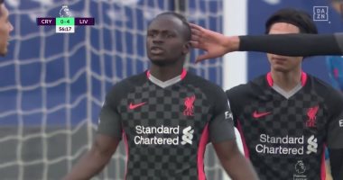 كريستال بالاس ضد ليفربول.. ماني يخرج غاضبا لحظة مشاركة محمد صلاح بدلا منه