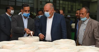 محافظ قنا يتابع مراحل العمل فى مصنع الغزل ويؤكد: ركيزة اقتصادية .. صور 