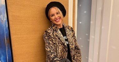 كيلى مينوج تبدو أصغر سنا وأكثر بريقا بتوقيع Ermanno Scervino